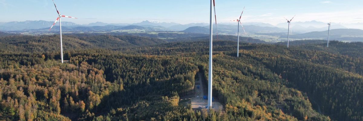 Dieses Bild zeigt das 6. Windrad im Windpark Munderfing.