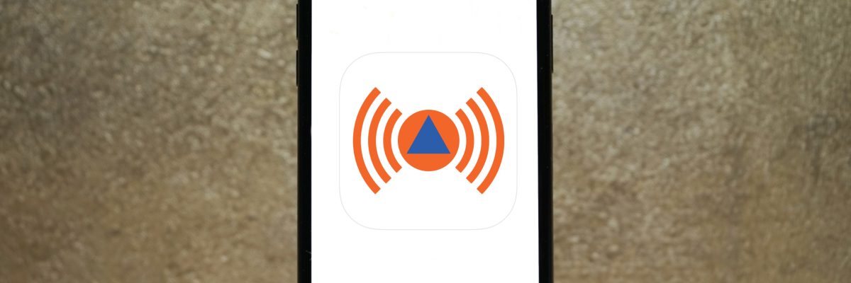 das Logo des Zivilschutzes auf einem Handy
